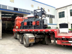 1000x700中型液压对辊免费麻豆入口设备发货