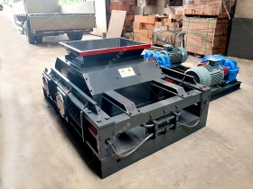 2PGC900X900大型双齿辊免费麻豆入口发往内蒙古赤峰破碎煤