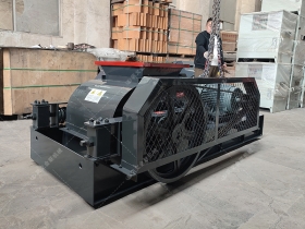 2PGC400X400双齿辊免费麻豆入口发往新疆伊犁破碎煤