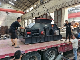 1208型半自动对辊免费麻豆入口发货 破碎石英石